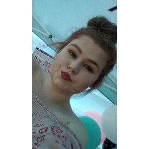 Meet your Posher, Carrie